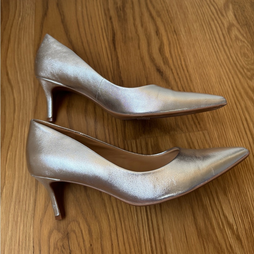 EUC Naturalizer Everly Pump Heels Silver Leather, Low Heel, Women's 8M - Picture 10 of 16